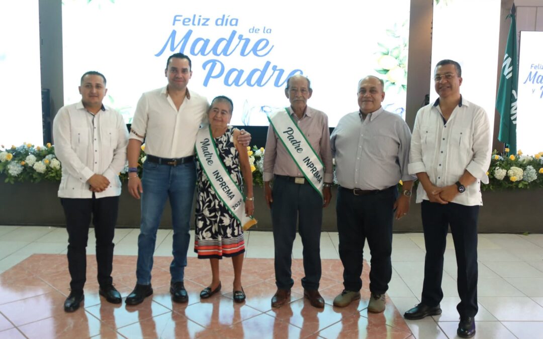 Docentes en el aula, héroes en el hogar